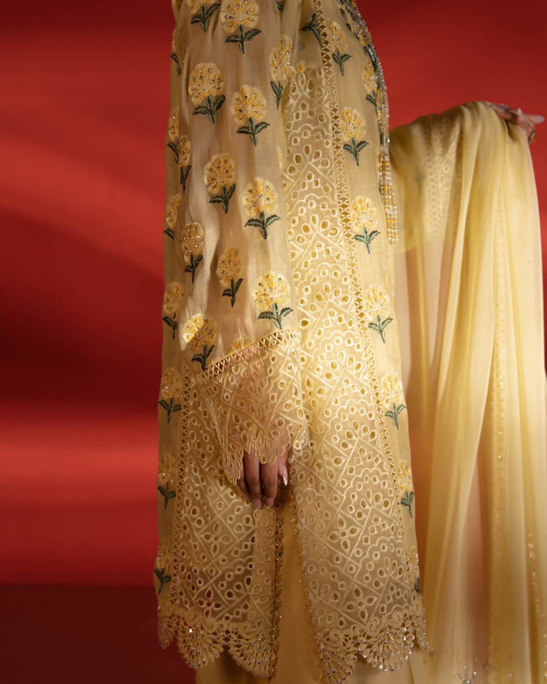 Light Yellow 4